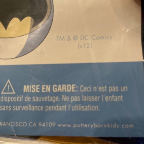 BATMAN Pottery Barn Kids Beach Ball 20" sealed New. Bat Signal LOGO Summer 2012 - Picture 8 of 9